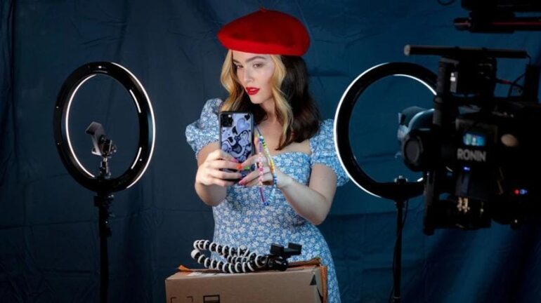 ‘Not Okay’: Crítica Película 2022