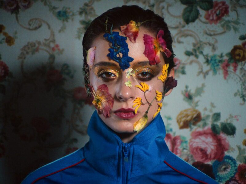 &lsquo;Copenhagen Cowboy&rsquo; (2023) ; Une série Netflix qui joue sur la fascination de l&rsquo;étrange.