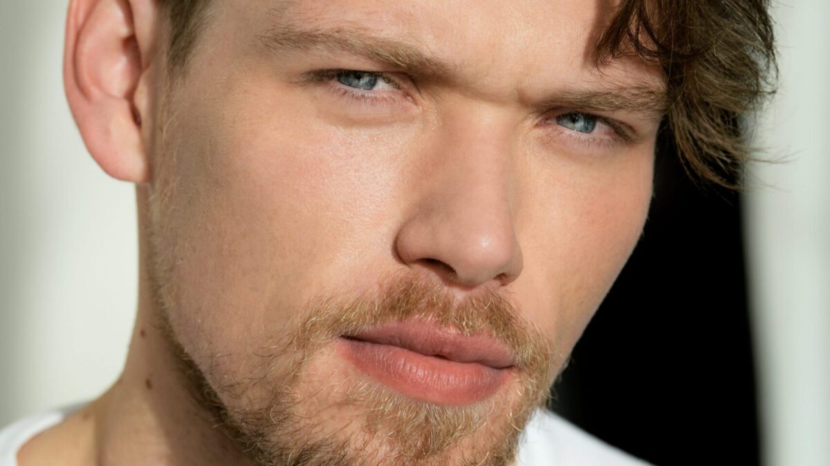Interview with Cameron Cowperthwaite, Actor in the Hit Series ‘DAHMER – Monster: The Jeffrey Dahmer Story’