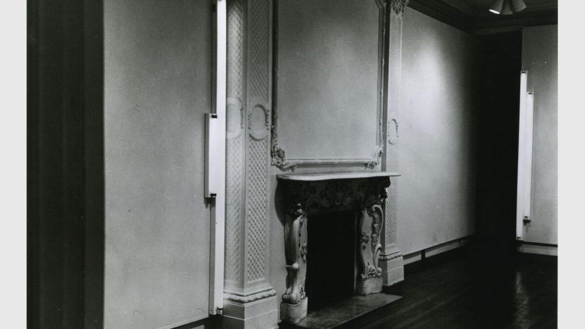 Dan Flavin: Kornblee Gallery 1967 – David Zwirner New York