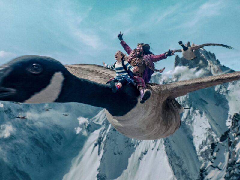 El País de los Sueños (2022) – Jason Momoa en el País de las Maravillas