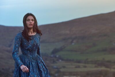 Emily (2022) – Biopic sobre Emily Brontë – Crítica de la Película