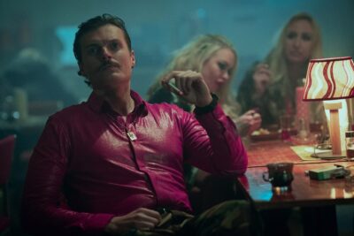 Carretera sin Salida (2022) – Serie Netflix: Thriller y Comedia de Voz Excéntrica