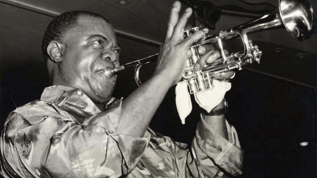 Louis Armstrong’s Black & Blues (2022) – Documental en Apple TV+