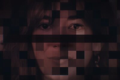 Ghislaine Maxwell: Filthy Rich (2022) – A Harrowing Netflix Documentary that Comes with a Trigger Warning