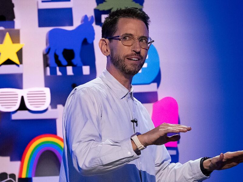 Neal Brennan: Blocks – Comedia Stand-Up en Netflix: Humor del Sardónico