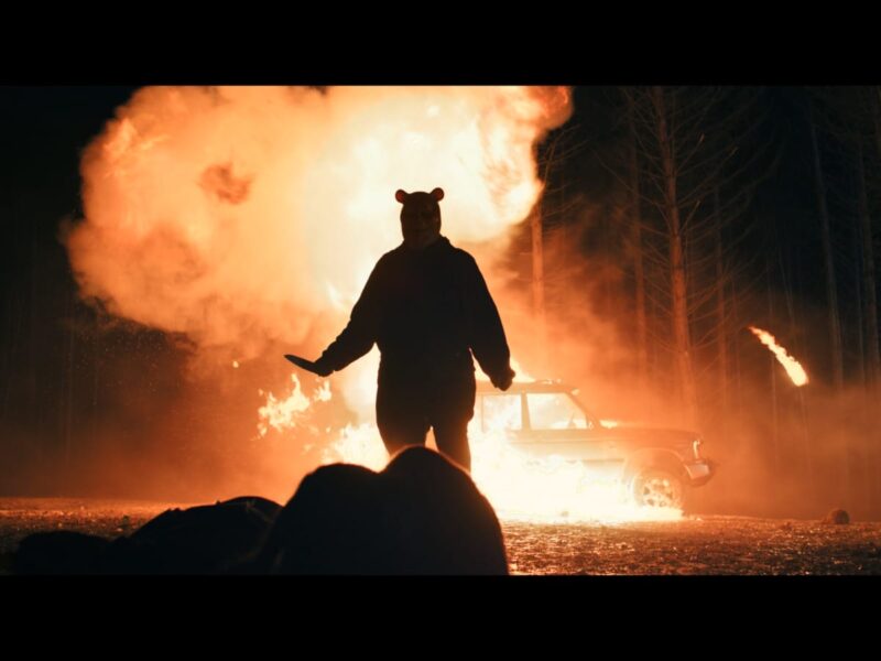 ‘Winnie the Pooh: Miel y Sangre’ Crítica de la Película: Sin Gracia ni Sentido. ¡Todo un Slasher!