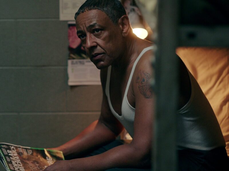 ‘Caleidoscopio’ (2022) – Serie en Netflix : Una Entretenidísima Manera de Comenzar el Año