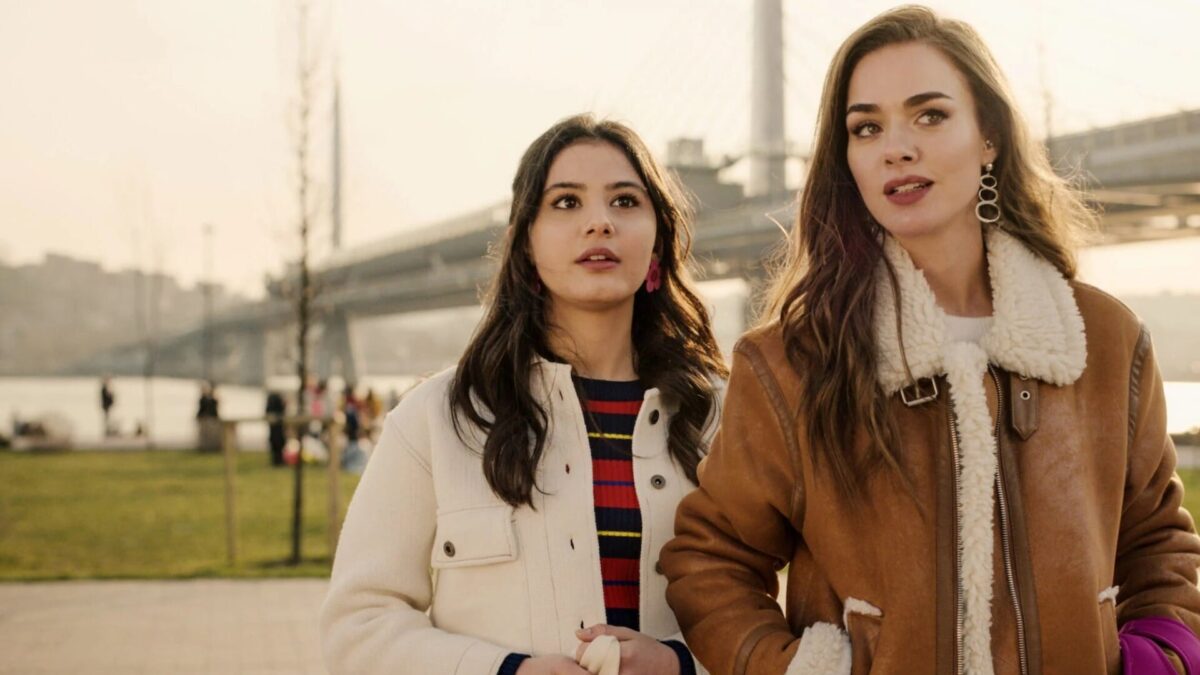‘Private Lesson’ (2022) – New Rom-Com on Netflix – Review: Everything is So Nice and Pretty