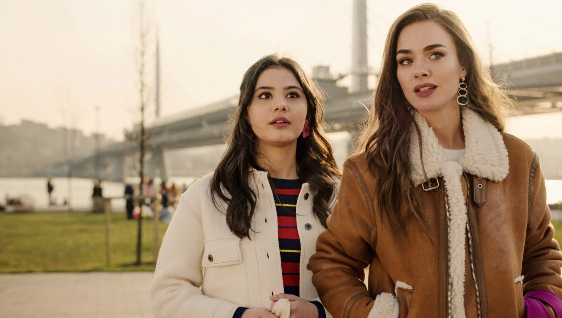 ‘Private Lesson’ (2022) – New Rom-Com on Netflix – Review: Everything is So Nice and Pretty