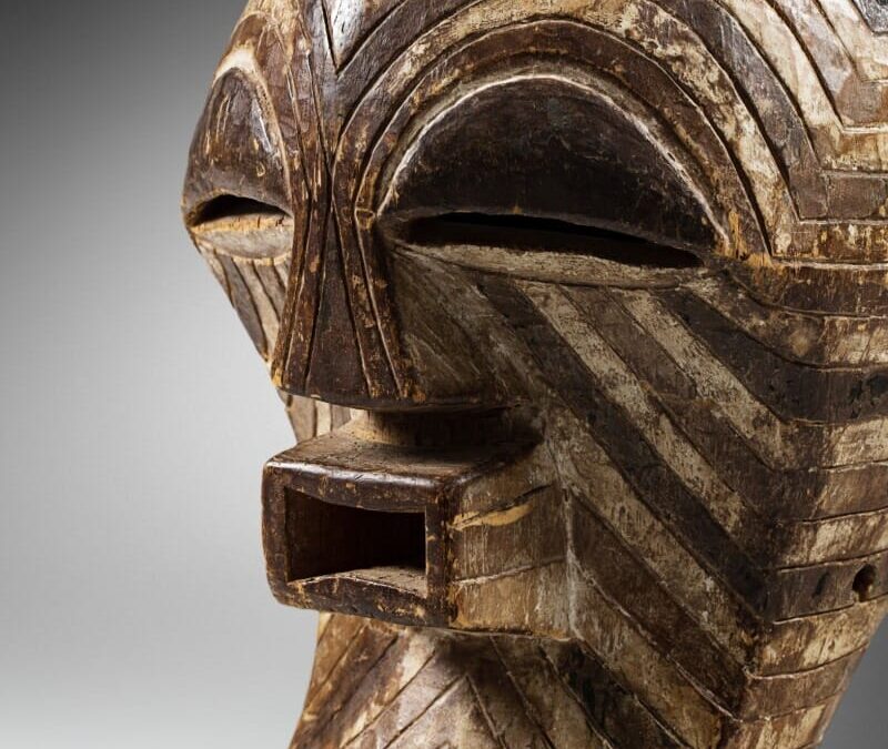 Important masque Songye de l’ancienne collection de Billy Wilder – Sotheby&rsquo;s Paris