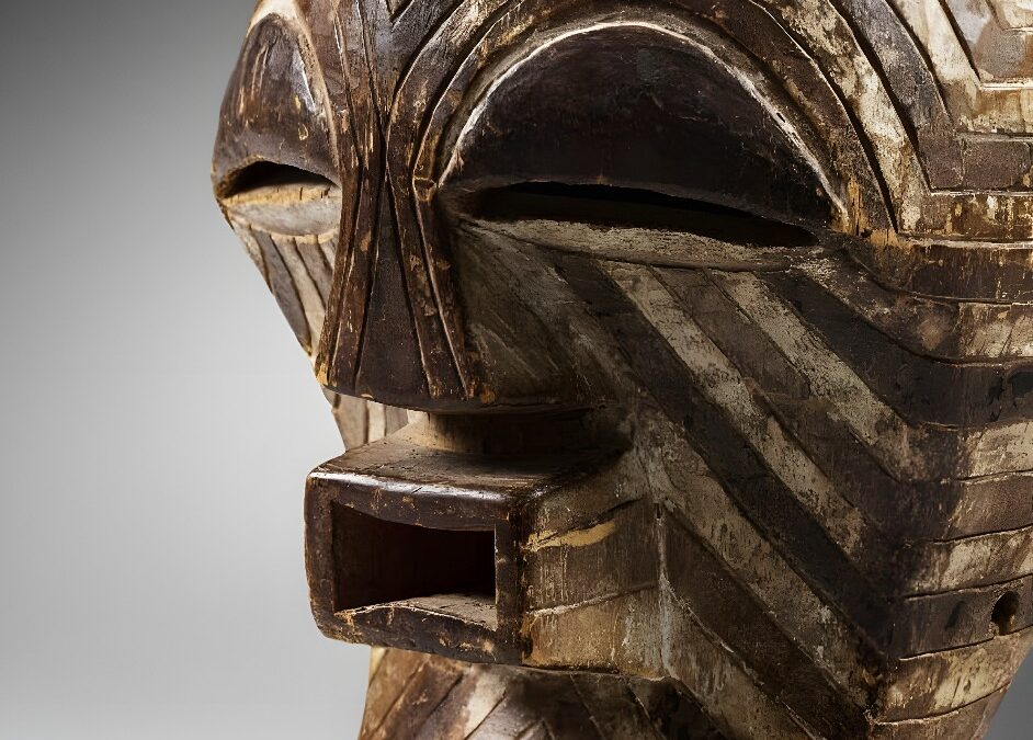 Important masque Songye de l’ancienne collection de Billy Wilder – Sotheby&rsquo;s Paris