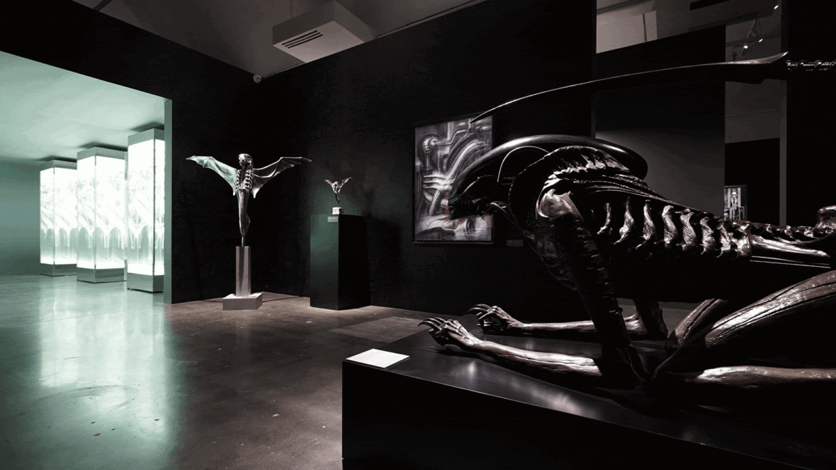 Hajime Sorayama x H.R. Giger “Approaching” UCCA Lab
