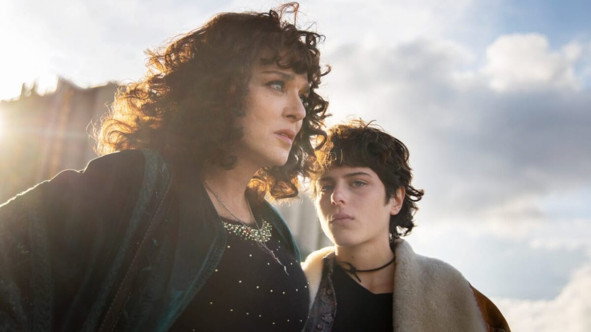 ‘La Vida Mentirosa de los Adultos’ (2023) – Una Serie en Netflix sobre la Adolescencia y sus Problemas