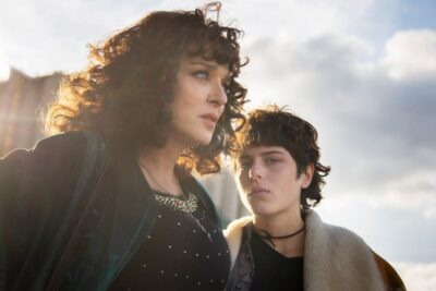 &lsquo;La Vie mensongère des adultes&rsquo; (2023) – Une série Netflix sur l&rsquo;adolescence et ses problèmes