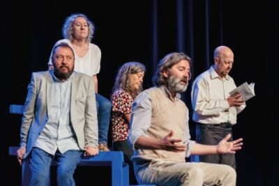 El teatro Fernán Gómez. Centro Cultural de la Villa presenta <strong><em>Cuarenta… (Mensajes desde el horizonte de sucesos)</em></strong>