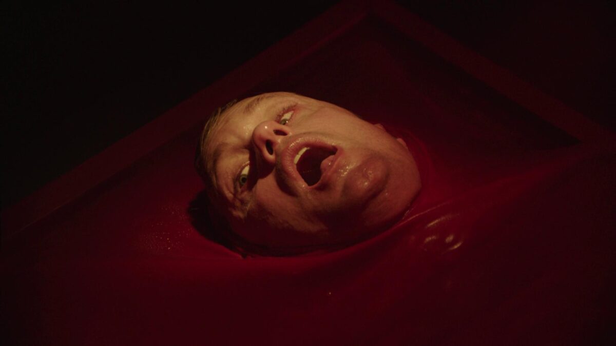 &lsquo;Infinity Pool&rsquo; (2023): L&rsquo;enchantement du grotesque