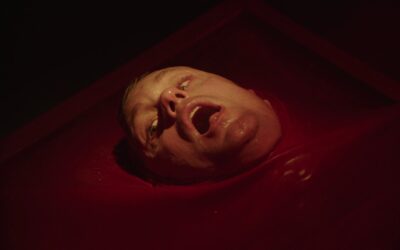 ‘Infinity Pool’ (2023): La Atracción de un Tiempo Grotesco y Estático
