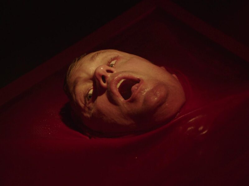 &lsquo;Infinity Pool&rsquo; (2023): L&rsquo;enchantement du grotesque