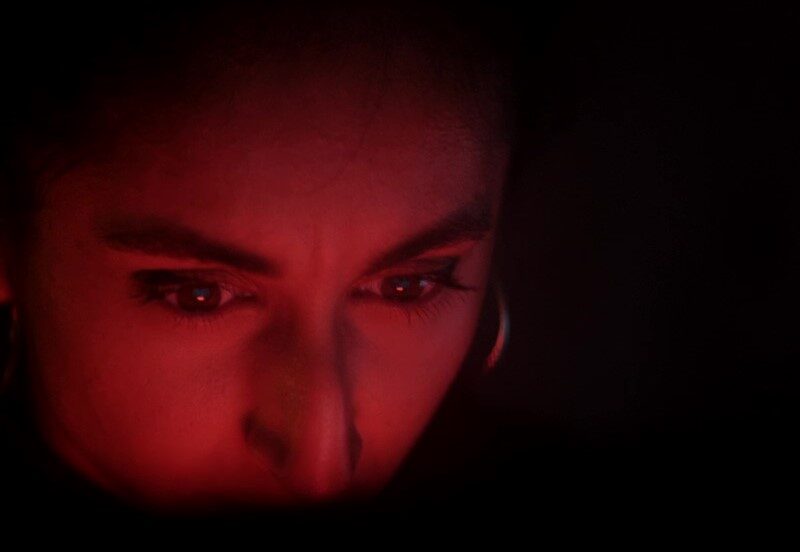 ‘Red Rose’ (2022) Serie en Netflix: Una App Maléfica para una Serie de Terror Adolescente