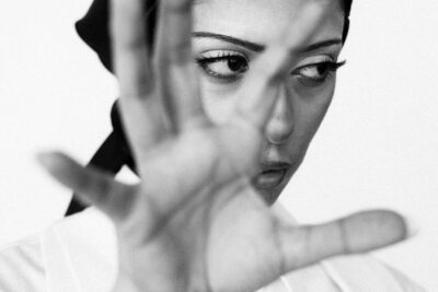 Nemahsis has just revealed her new song ‘i wanna be your right hand’