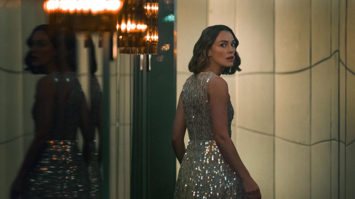 綺拉·奈特莉：打破常規的古裝劇女王與她不朽的銀幕王朝