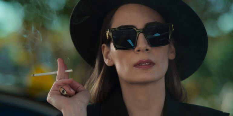 «¿De Quién Huimos, Mamá?». Serie en Netflix: un Elegante Thriller Turco