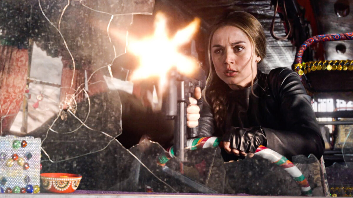 ‘Ghosting’ (2023). Crítica de la Película: : un divertido thriller de acción de Apple TV+