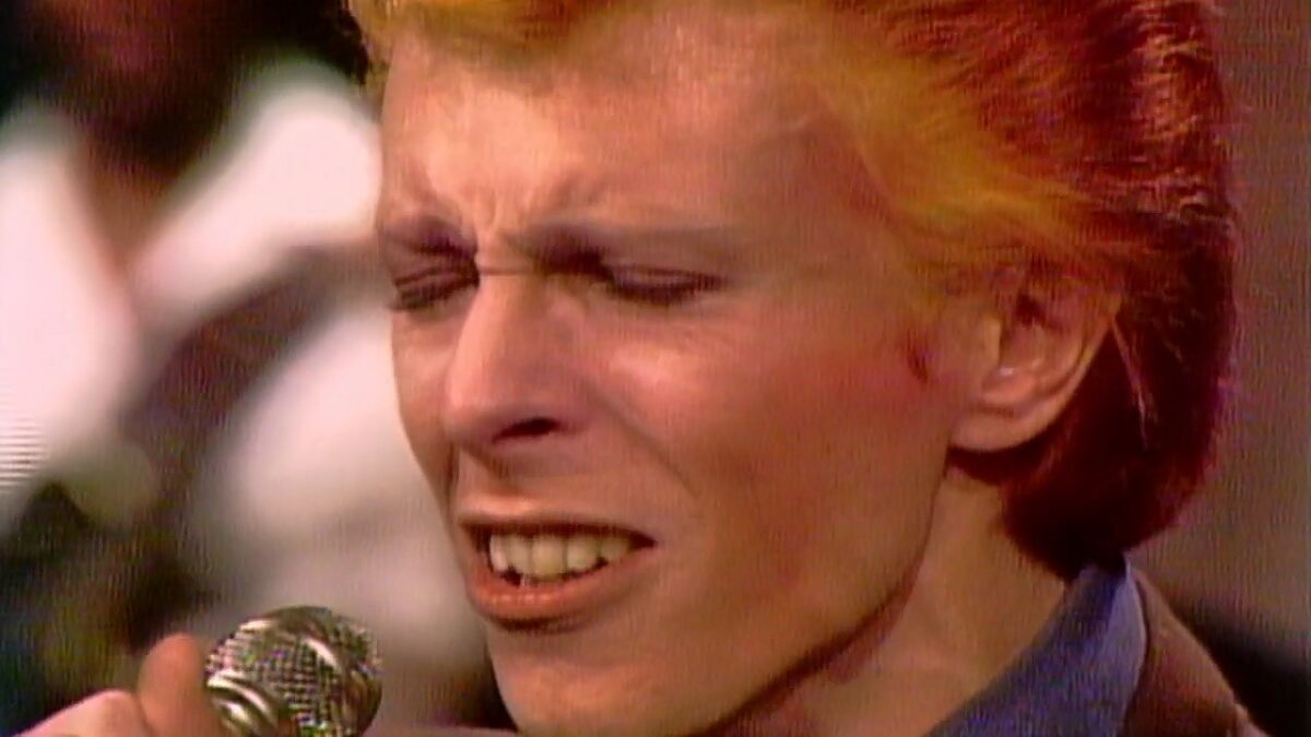 David Bowie, l’artista che ha composto la propria uscita e ha lasciato il resto in archivio