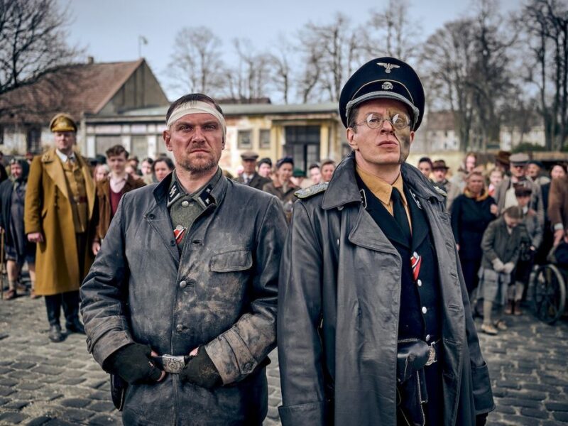 &lsquo;Blood & Gold&rsquo; (2023) Film sur Netflix. Critique: La Seconde Guerre mondiale à la sauce pulpeuse