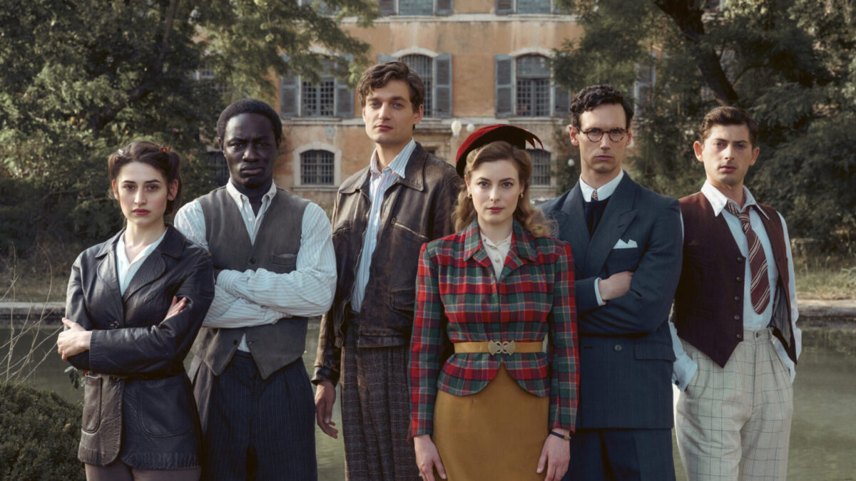 ‘Transatlántico’ (2023). Miniserie en Netflix: Una (Casi) Brillante Serie Coral Inglesa