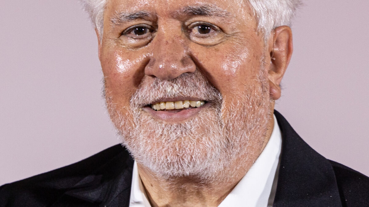 Pedro Almodóvar, le cinéaste qui a fait de l&rsquo;excès une déclaration de sincérité