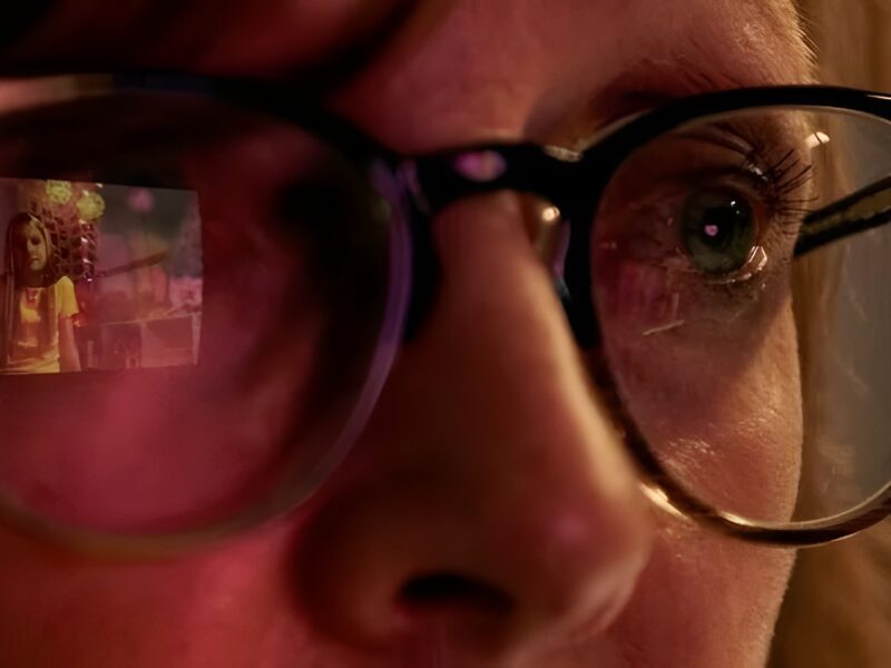 &lsquo;The Artifice Girl&rsquo; (2023). Critique du film. Critique du film : Un bon Black Mirror