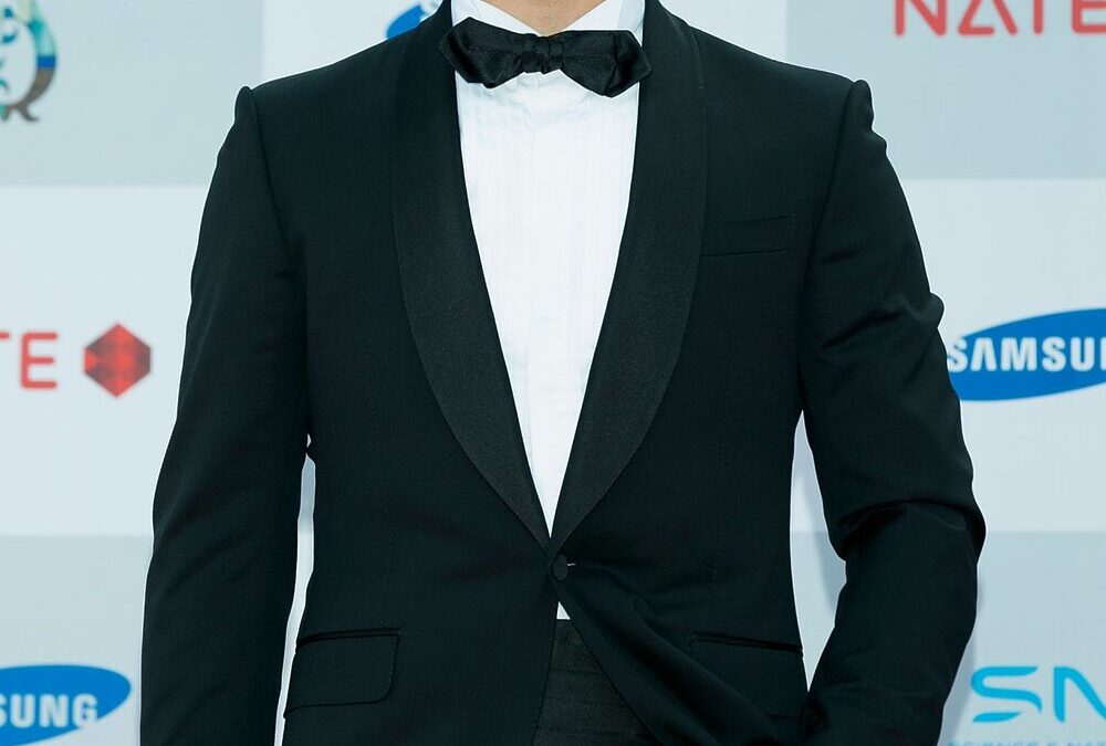 Who is Çagatay Ulusoy? Turkish Actor