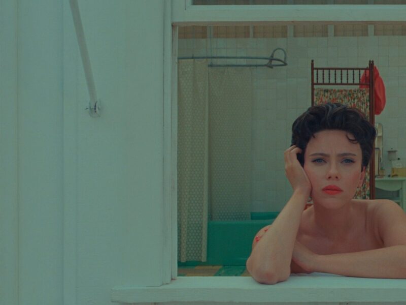 ‘애스터로이드 시티’ (2023) 영화 리뷰: 독특함에 도전하는 패러디