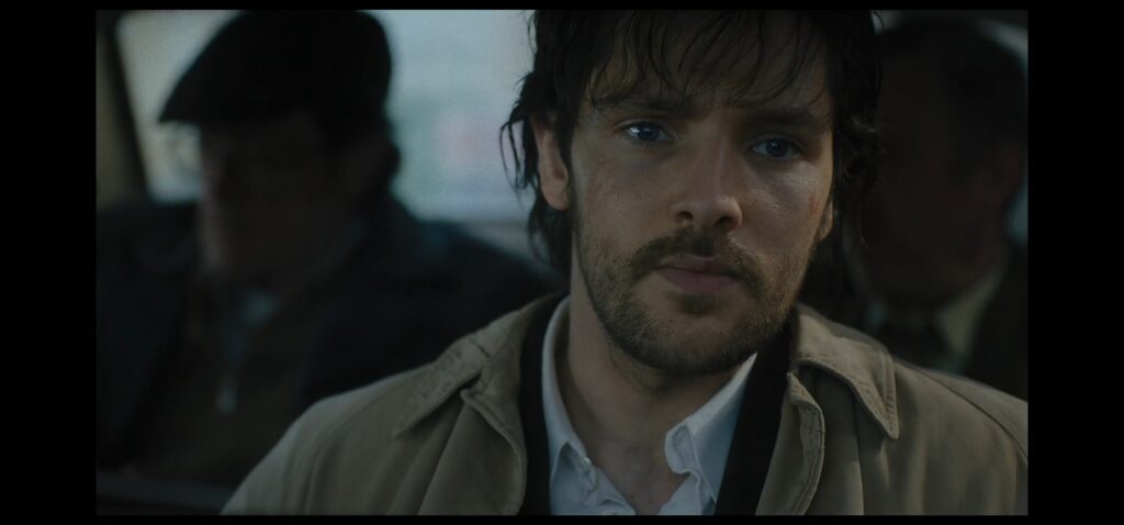 ‘Dead Shot’ (2023) Crítica de la Película: Un Intenso Thriller Setentero