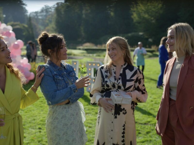 &lsquo;Les semaines magiques&rsquo; (2023). Film sur Netflix : Réservées aux papas et aux mamans sympathiques mais responsables