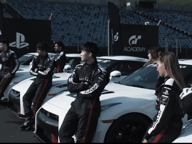 &lsquo;Gran Turismo&rsquo; (2023) Nouveau film avec David Harbour et Orlando Bloom. Bande annonce