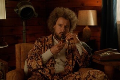 ‘Paint’ (2023). Crítica de la Película: Una Extraña Comedia sobre un Tipo Extraño