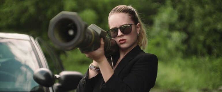 ‚The Wrath of Becky‘ (2023): Ein unterhaltsamer Thriller voller Blut