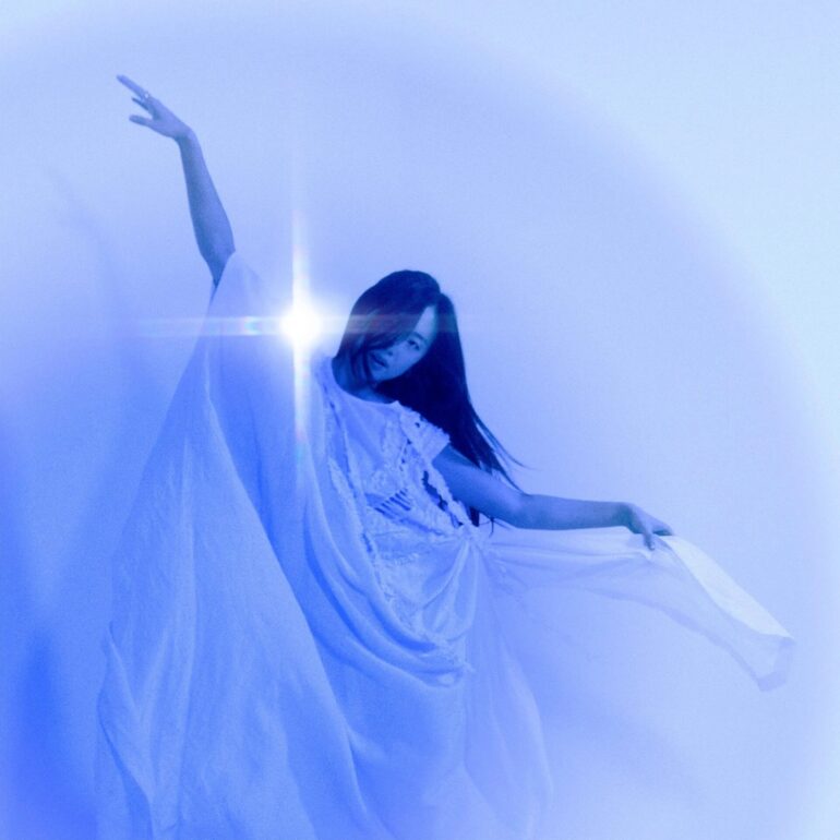 Sarah Kinsley Releases Ascension EP