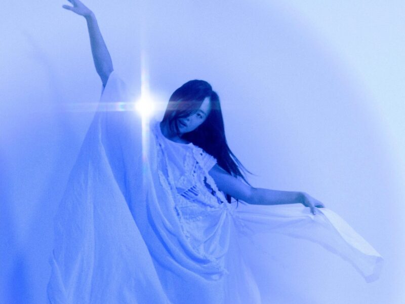 Sarah Kinsley Releases Ascension EP