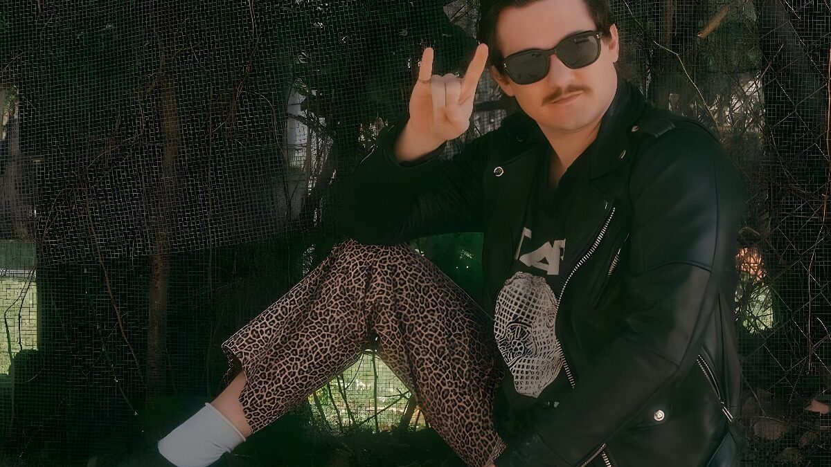 Chris Farren’s New Single ‘First Place’ ft. Jeff Rosenstock on Saxophone is Here! Check it out and see UK tour dates!