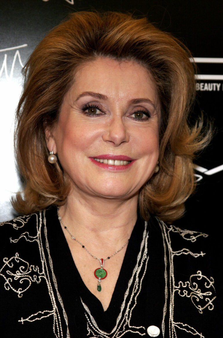 Catherine Deneuve revient aux écrans interprétant à Mme. Chirac dans le film &lsquo;Bernardette&rsquo;