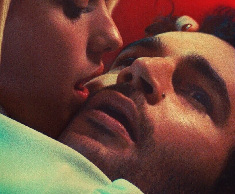 “생츄어리” (2023) 영화 리뷰: 어둡게 뒤틀리고 재미있는