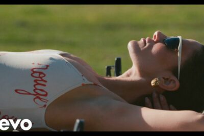 NIIA의 새 뮤직비디오 ‘나이트 라이드’가 공개되었습니다