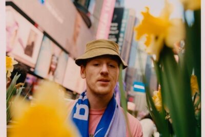 Willie J Healey’s new single ‘Woke Up Smiling’ is here! Check out this Cheer-Me-Upper!