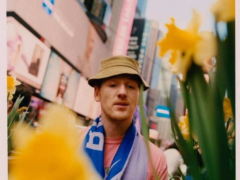 Willie J Healey’s new single ‘Woke Up Smiling’ is here! Check out this Cheer-Me-Upper!