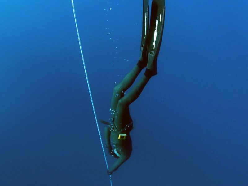 Scufundare în apnee: Arta scufundării cu respirație reținută