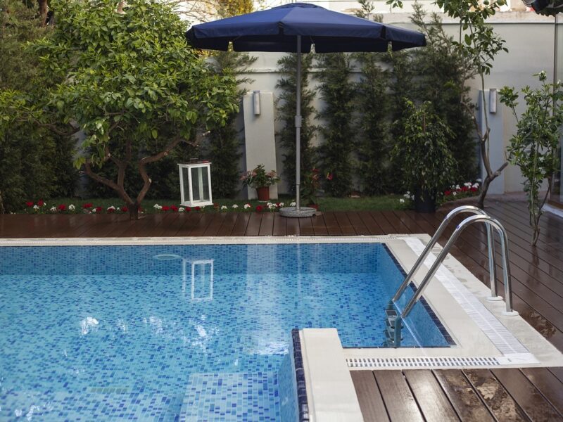 Valla de piscina de metacrilato: ¿por qué elegir este material?